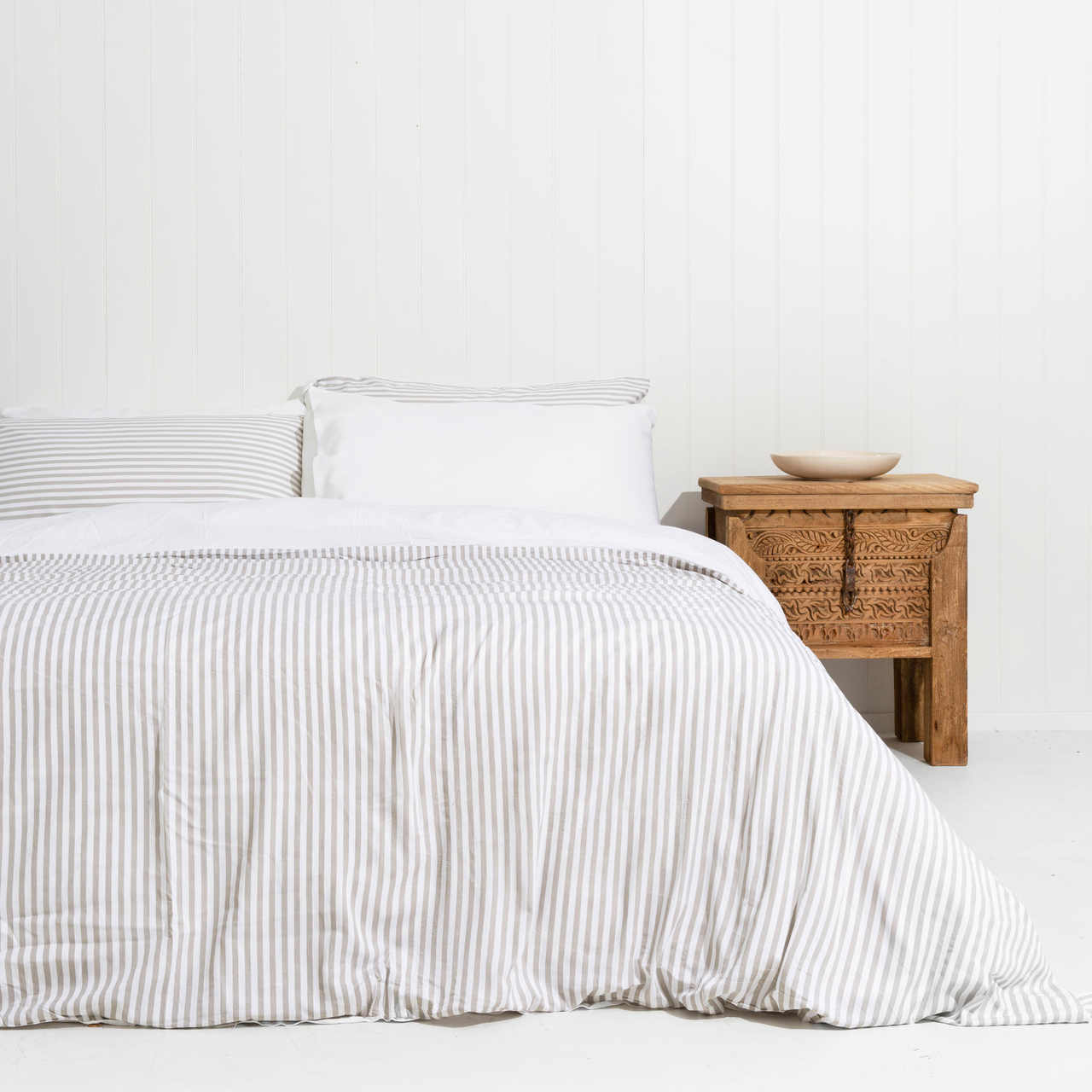 King bamboo quilt cover set - silver/white stripe